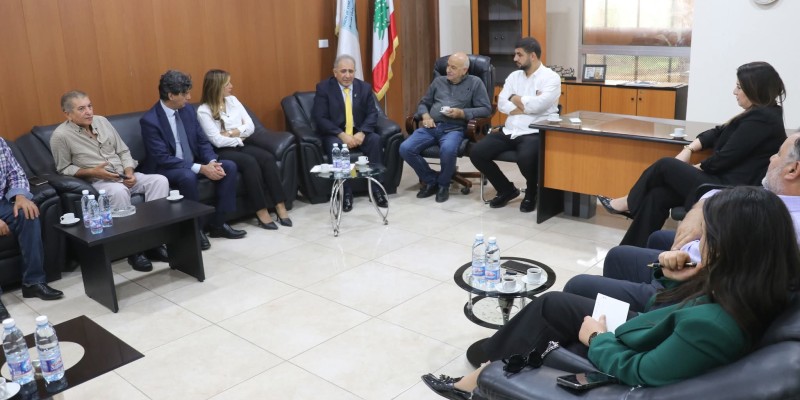 اتحاد بلديات قضاء صور يستقبل السفير الفلسطيني ويبحث معه أوضاع اللاجئين