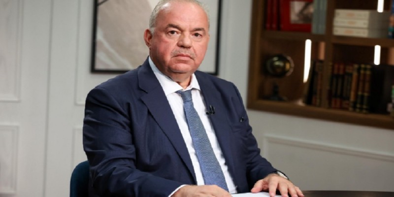 وزير الاتصالات يتيح تعليق الاشتراكات الهاتفية والإنترنت للمتضررين من العدوان من دون رسوم