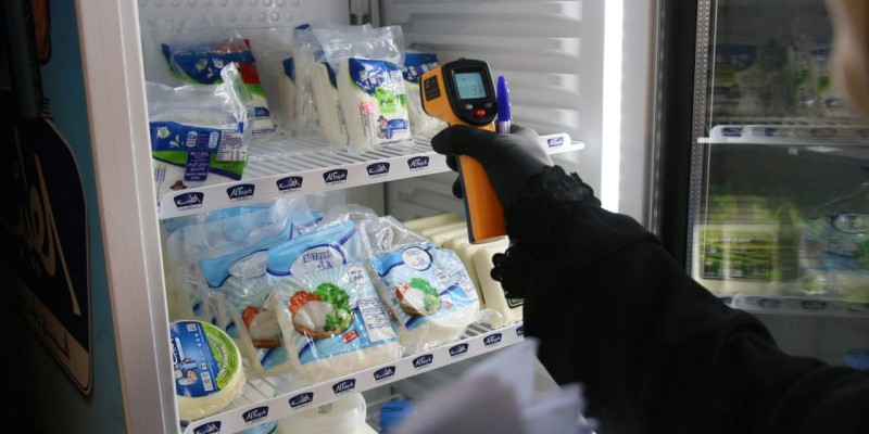 لجنة الصحة في بلدية جبشيت تواصل حملتها الرقابية على المؤسسات الغذائية