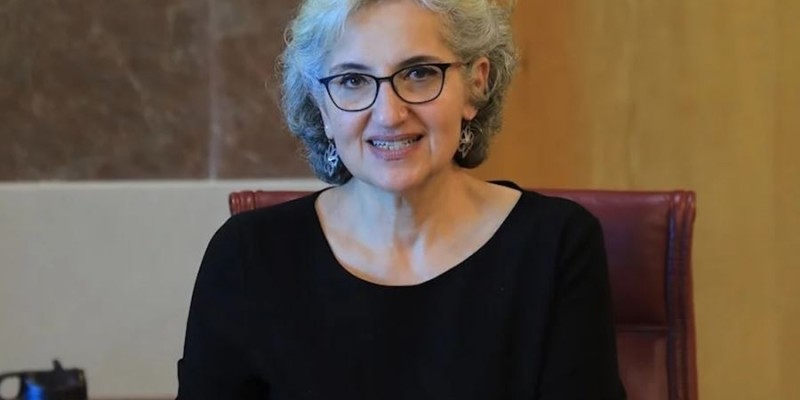 وزيرة التربية تُلزم المدارس الخاصة بتأمين التعليم عن بُعد وتلوّح بإجراءات بحق المخالفين