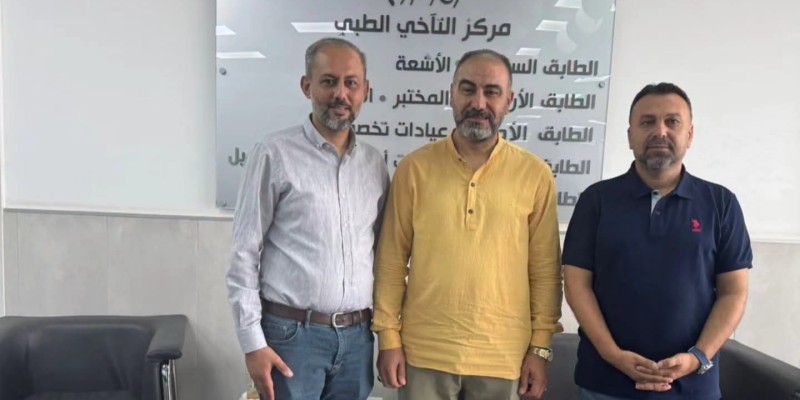 رئيس بلدية طيردبا يزور مركز التآخي الطبي في عين بعال ويبحث أوضاع الأهالي