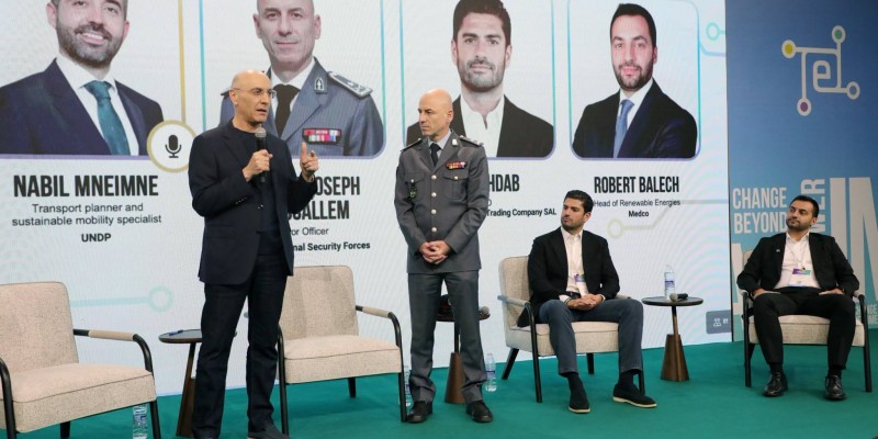 وزير الداخلية يزور معرض «EXPERIA EXPO» ويعرض خطط الوزارة لتعزيز السلامة المرورية