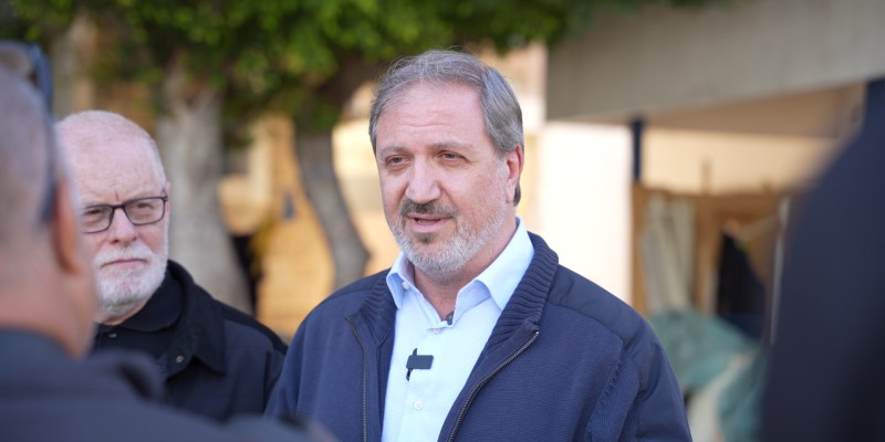 جولة تفقدية لرئيس بلدية بيروت على مراكز إيواء النازحين في العاصمة