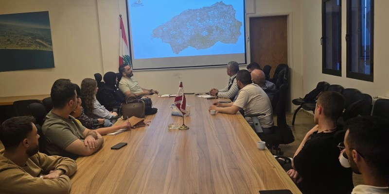 اجتماع تشاوري في اتحاد بلديات الجومة لإطلاق الحملة الإعلامية لفريق المستجيب الأول