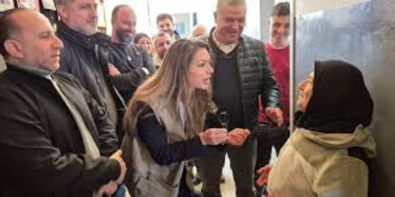 نائب رئيس مجلس الجنوب تتفقد مراكز النزوح في إقليم الخروب وتؤكد ضرورة زيادة الدعم