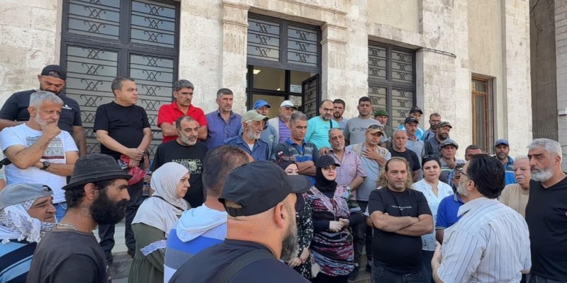 موظفو وعمال بلدية بعلبك يعتصمون للمطالبة بمستحقاتهم المالية