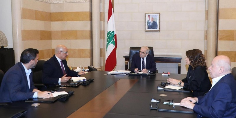 رئيس الحكومة يبحث في السراي خطة الاستجابة للنزوح وتنسيق جهود الإغاثة