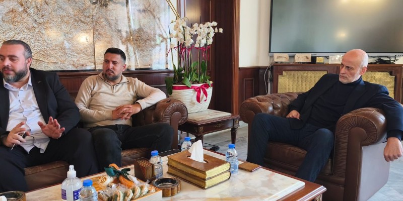 اجتماع مع محافظ جبل لبنان: عرض واقع النزوح وتنسيق الاستجابة البلدية خدمةً للنازحين