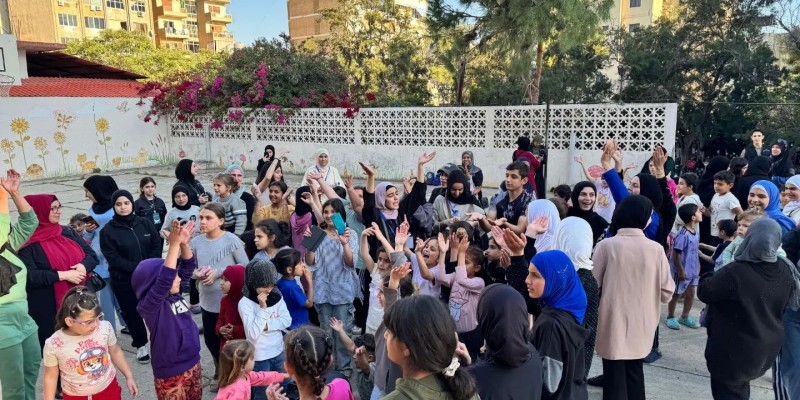 بلدية صيدا تواصل تنظيم الأنشطة الرياضية والترفيهية للأطفال النازحين في مراكز الإيواء