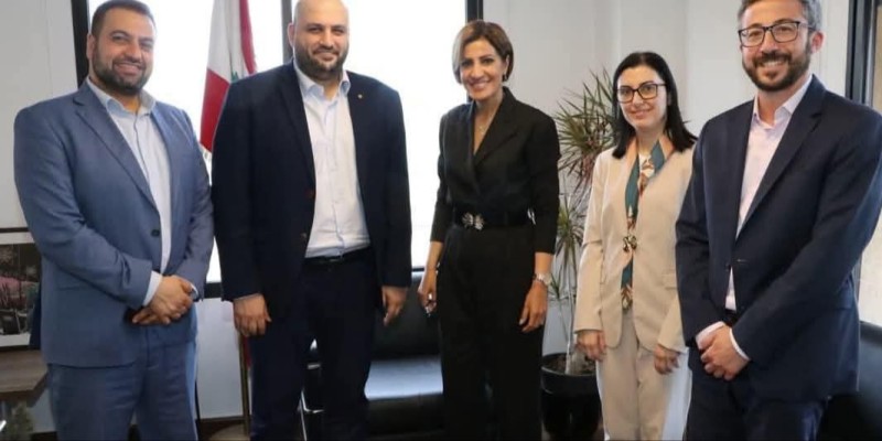 اجتماع تنسيقي بين وزارتي البيئة والصحة لبحث إدارة النفايات الطبّية والتحديات المناخية